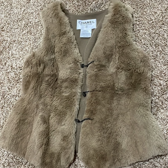 Chanel Fur vest - Picture 8 of 15